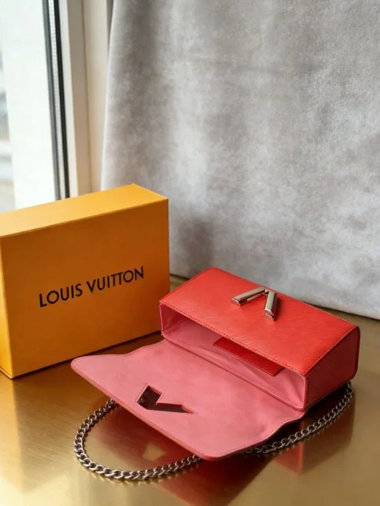Louis Vuitton Twist MM Red Epi Bag - Picture 5 of 6